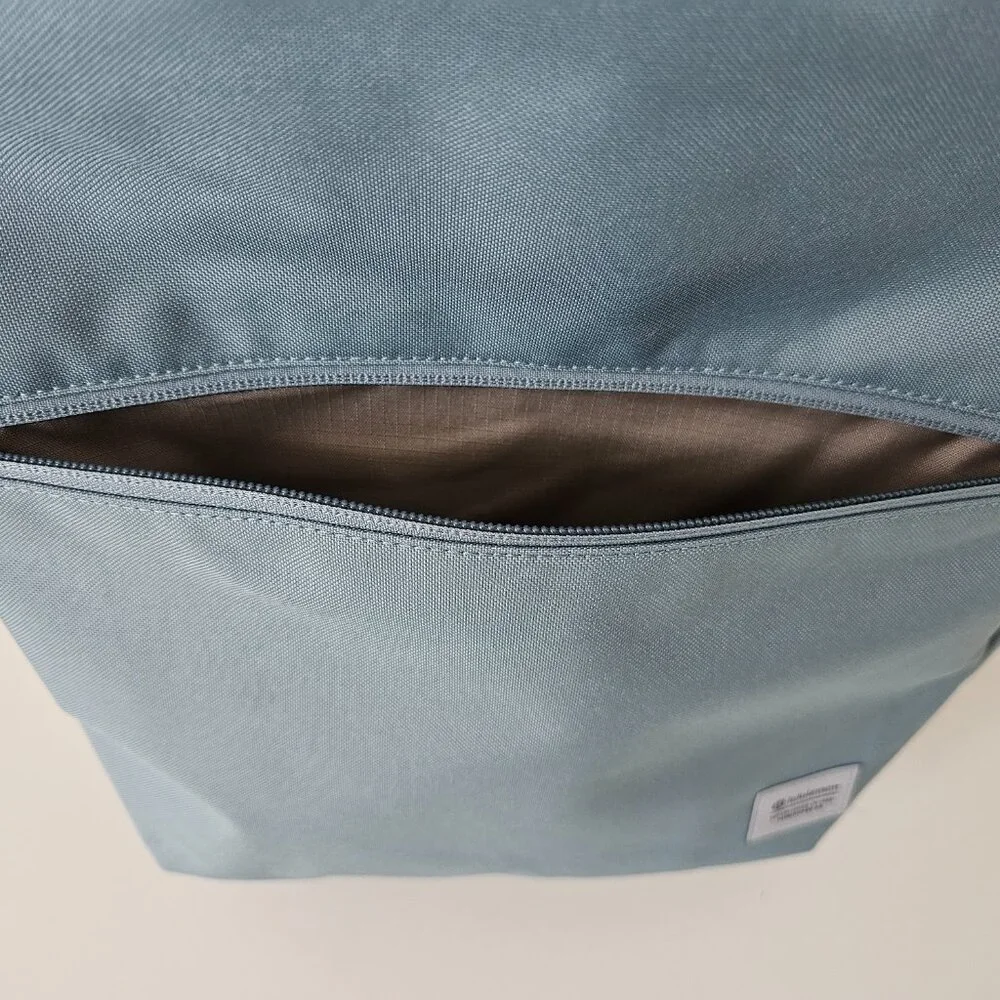 SOLD! NWT LULULEMON CRBU Crater Blue Double Zip Tech Canvas Backpack OS - Picture 9 of 16